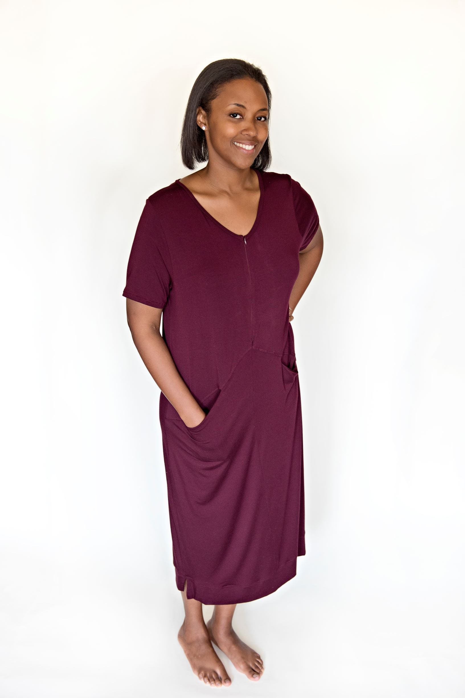Long lounge dress in berry. Made from micromodal and spandex. Perfect house dress.
